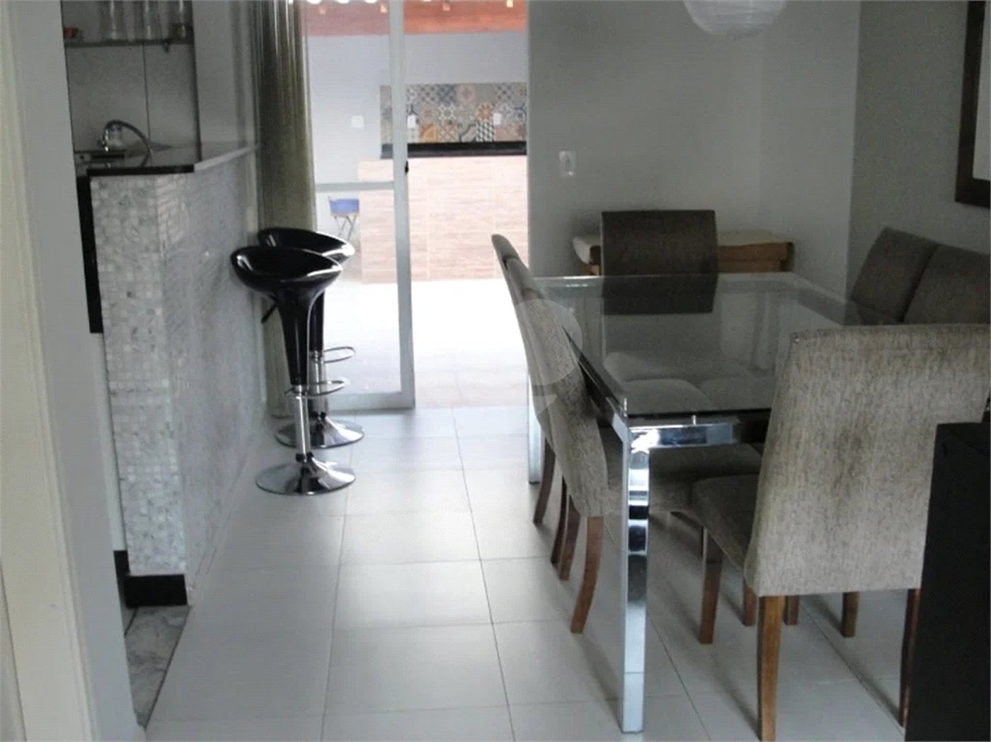 Casa à venda com 3 quartos, sendo 1 suíte, no condomínio Village Jardim Versailles, Jundiaí - SP
