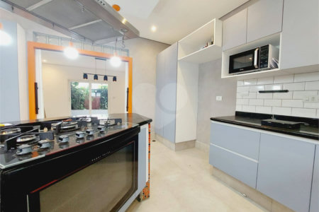 Casa à venda com 3 suítes em Lapa, São Paulo, SP
