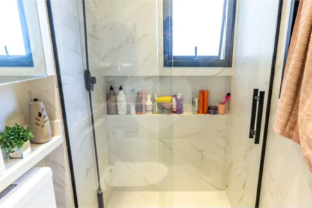 Apartamento à venda na Moóca, 68m², 2 dormitórios, 1 suíte, 1 vaga, ar condicionado, varanda, lazer completo