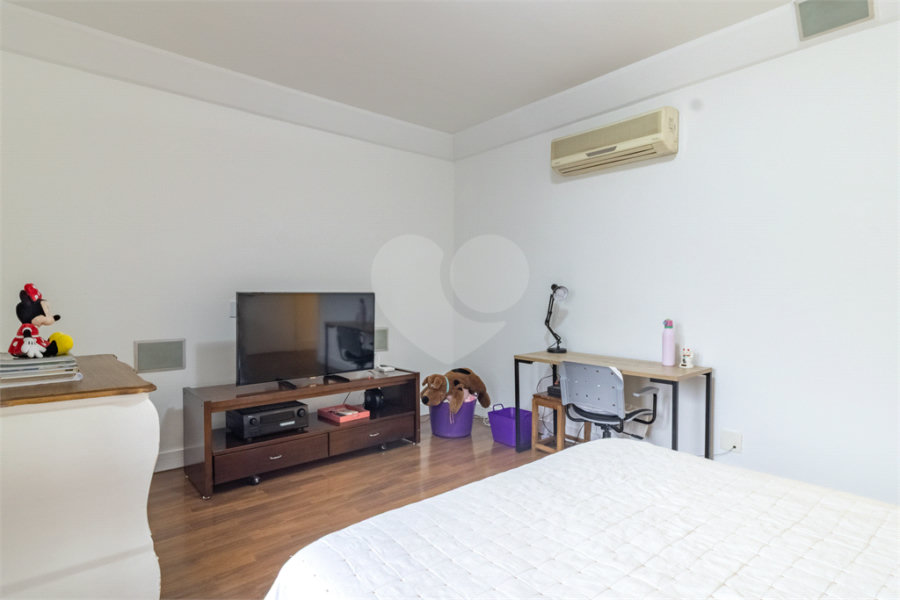 Casa à venda com 3 quartos, sendo 1 suíte, em Jardim Paulistano, São Paulo, SP