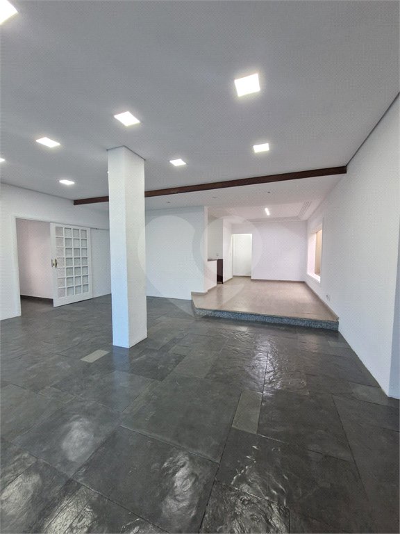 Casa à venda ou para alugar com 5 quartos, sendo 4 suítes,  em Santa Rosa, Vinhedo, SP