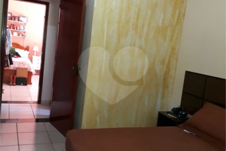 Chácara à venda com 4 quartos, sendo 1 suíte,  em Chácaras Polozzi, Louveira, SP