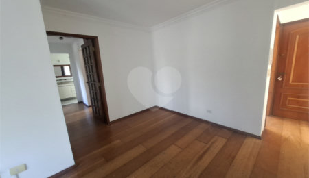 Apartamento à venda com 3 quartos, sendo 1 suíte,  em Jardim Marajoara, São Paulo, SP