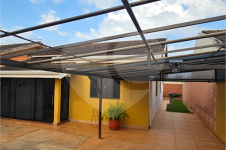 Casa à venda com 3 quartos, sendo 1 suíte, em Vila Ferroviária III, Ponta Porã, MS