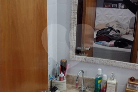 Sobrado à venda com 2 suítes em Vila Nivi, São Paulo, SP