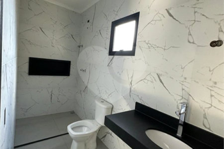 Casa Térrea à venda com 3 quartos, sendo 1 suíte, em Jardim do Lago, Atibaia, SP