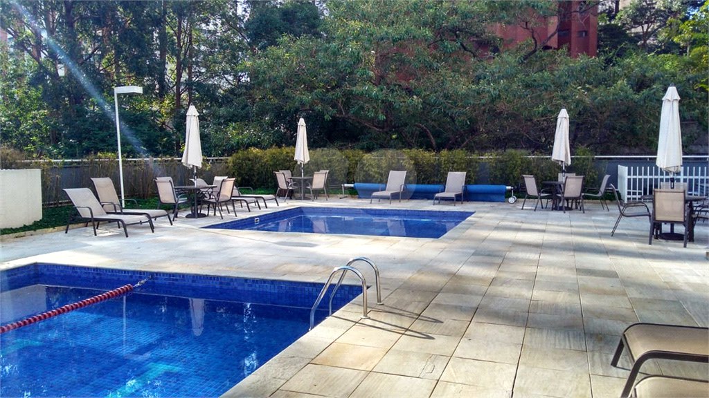 Apartamento à venda com 3 suítes em Jardim Londrina, São Paulo, SP
