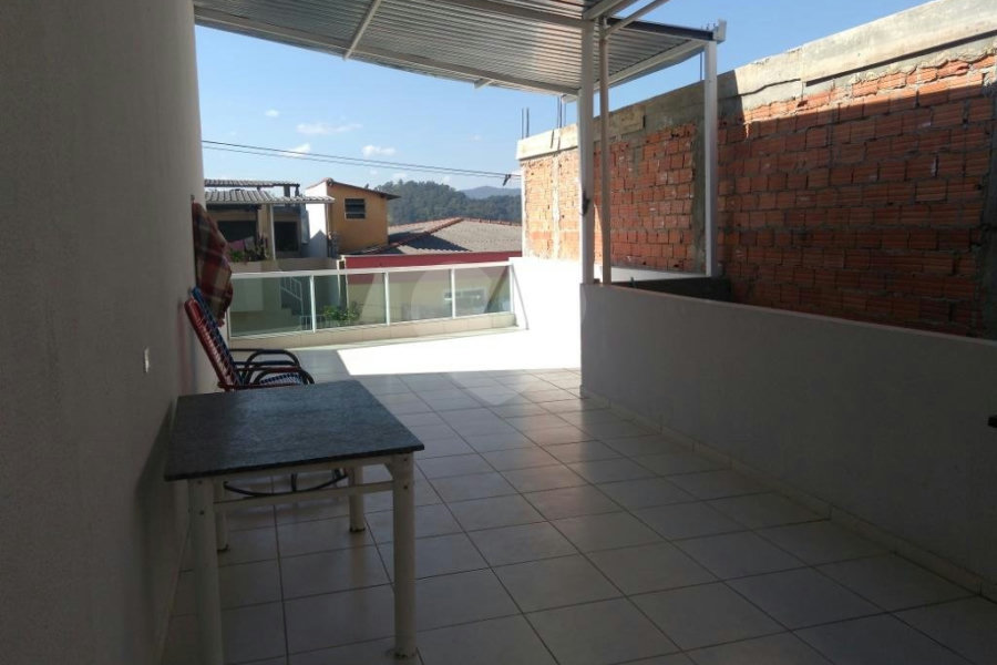 Sobrado à venda com 3 suítes em Jaraguá, São Paulo, SP