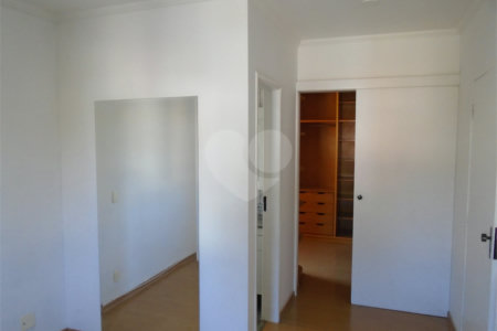 Apartamento à venda com 3 quartos, sendo 1 suíte, em Vila Oliveira, Mogi das Cruzes, SP