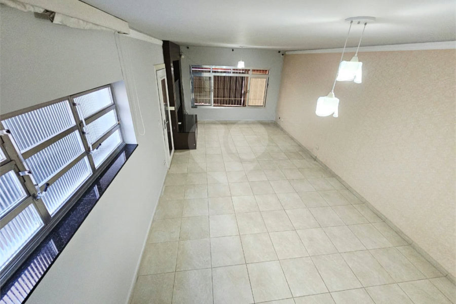 Sobrado à venda com 4 quartos, sendo 1 suíte, em Vila Guilherme, São Paulo, SP