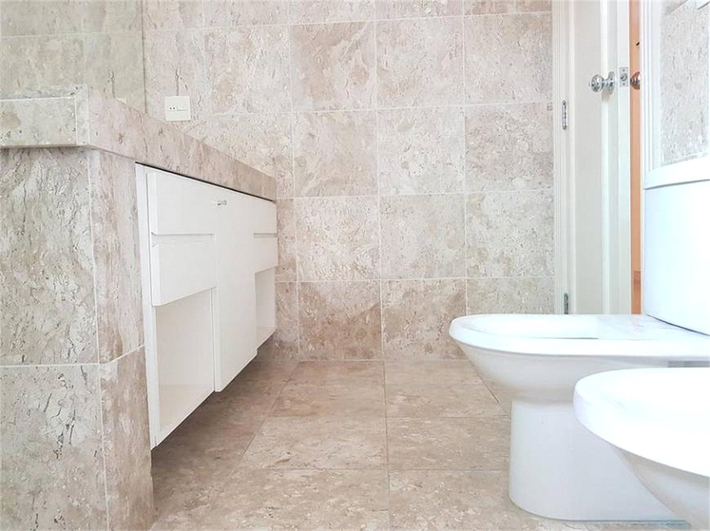 Casa à venda com 4 suítes no condomínio Vilaretto, São Paulo - SP