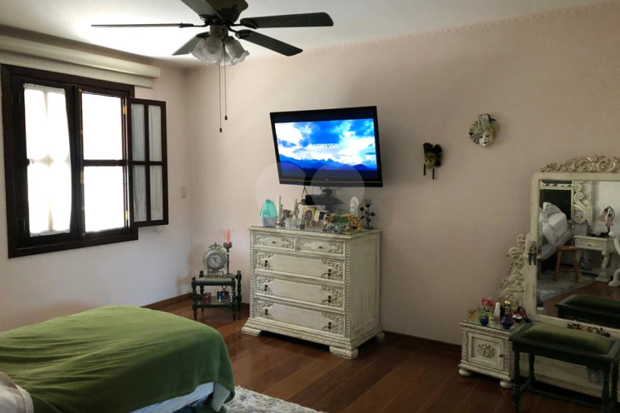 Sobrado à venda com 5 quartos, sendo 3 suítes, em Tremembé, São Paulo, SP