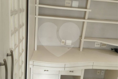 Apartamento à venda com 3 quartos, sendo 1 suíte, em Indianópolis, São Paulo, SP