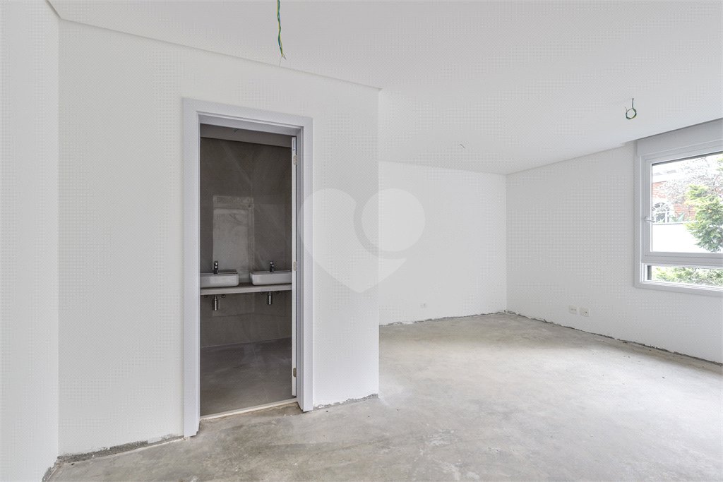 Casa à venda com 4 suítes no condomínio Venezia, São Paulo - SP