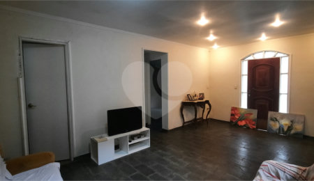 Casa à venda com 3 quartos, sendo 1 suíte,  no condomínio Alpes da Cantareira, Mairiporã - SP