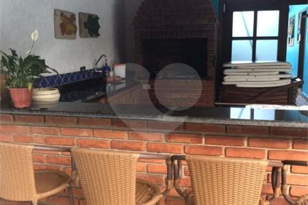 Sobrado à venda com 5 quartos, sendo 3 suítes, em Barra do Una, São Sebastião, SP