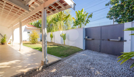 Casa à venda com 3 quartos, sendo 1 suíte,  no condomínio Vinhas da Vista Alegre - Lado Sede, Vinhedo - SP