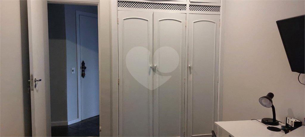 Apartamento à venda com 3 quartos, sendo 1 suíte, em Pitangueiras, Guarujá, SP
