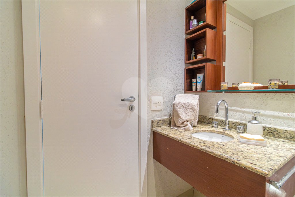 Apartamento à venda com 4 quartos, sendo 1 suíte, em Jardim Marajoara, São Paulo, SP