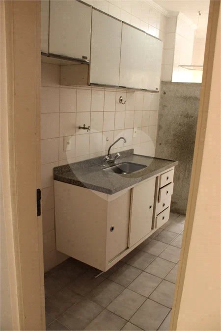 Oportunidade no Botafogo, no coração de Campinas: 1 suite com varanda, conforto e praticidade a passos de tudo!