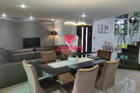 Casa à venda com 3 suítes no condomínio Jaridim Coleginho, Jacareí - SP