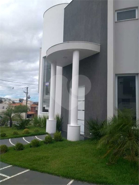 Casa à venda com 3 suítes no condomínio Residencial Parque Esplanada, Votorantim - SP