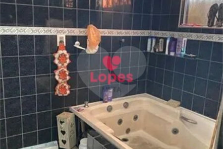 Casa à venda com 3 quartos, sendo 2 suítes, em Conjunto Residencial Trinta e Um de Março, São José dos Campos, SP