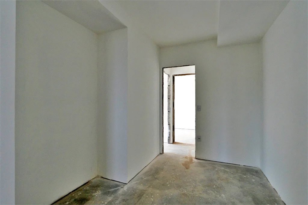Apartamento à venda com 4 quartos, sendo 2 suítes,  em Jardim das Acácias, São Paulo, SP