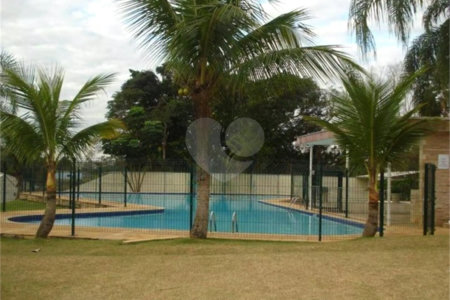 Casa à venda com 3 quartos, sendo 1 suíte, no condomínio Fiorella, Valinhos - SP