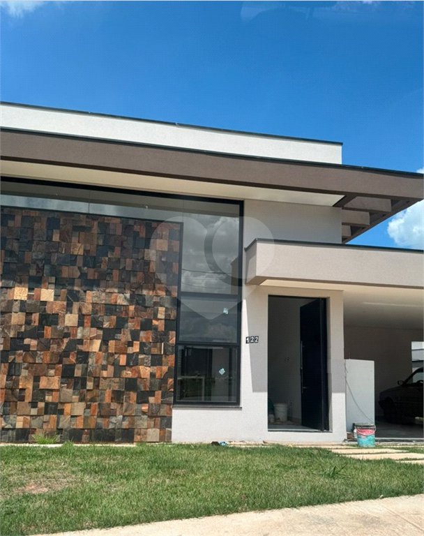Casa à venda com 3 quartos, sendo 1 suíte, no condomínio Reserva Central Parque, Salto - SP