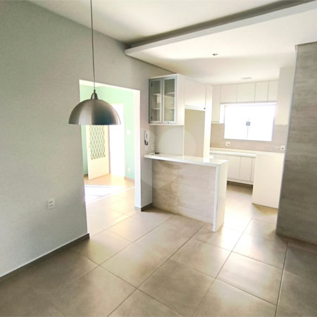 Casa à venda com 3 quartos, sendo 1 suíte, em Vila Arnaldo, São Carlos, SP