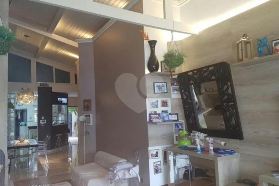 Sobrado à venda com 4 quartos, sendo 2 suítes, em Santana, São Paulo, SP