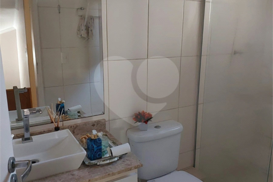 Casa à venda com 3 quartos, sendo 1 suíte, no condomínio Algarve Residencial, São Paulo - SP
