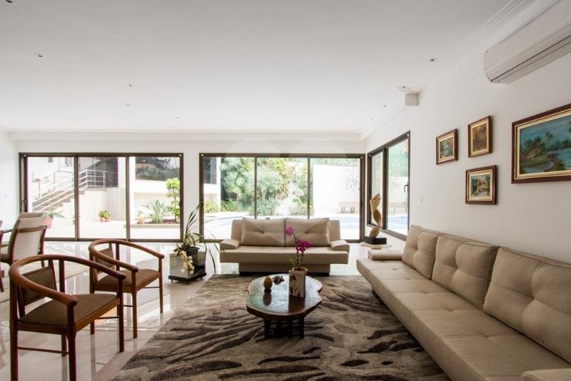 Casa Térrea à venda com 5 suítes em Jardim Marajoara, São Paulo, SP