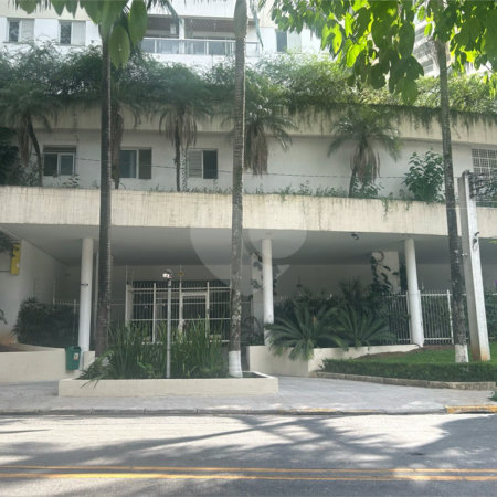 Apartamento à venda com 3 quartos, sendo 1 suíte,  em Vila Andrade, São Paulo, SP