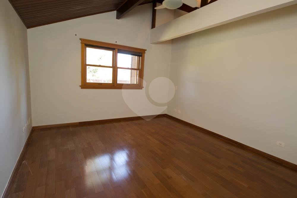 Casa à venda com 4 suítes no condomínio Jardim das Azaléias, São Paulo - SP