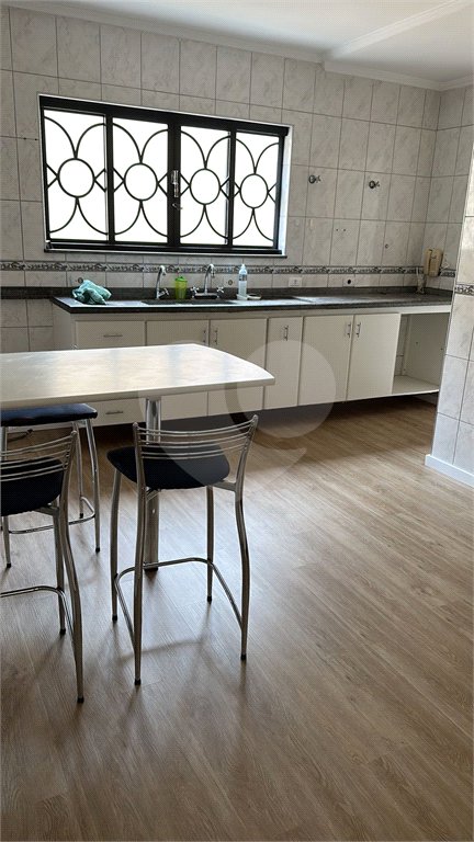 Casa para alugar com 3 suítes no condomínio Jardim Siriema, Atibaia - SP