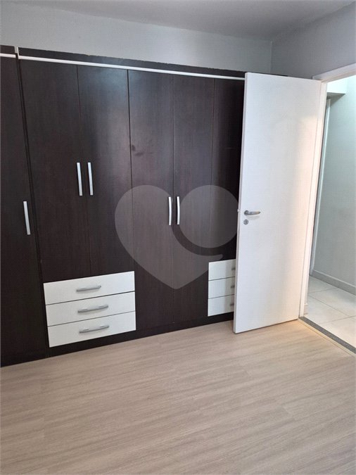 Apartamento à venda com 3 quartos, sendo 1 suíte,  em Cidade São Francisco, São Paulo, SP