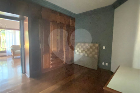 Casa à venda com 3 quartos, sendo 4 suítes,  no condomínio Estância Marambaia, Vinhedo - SP