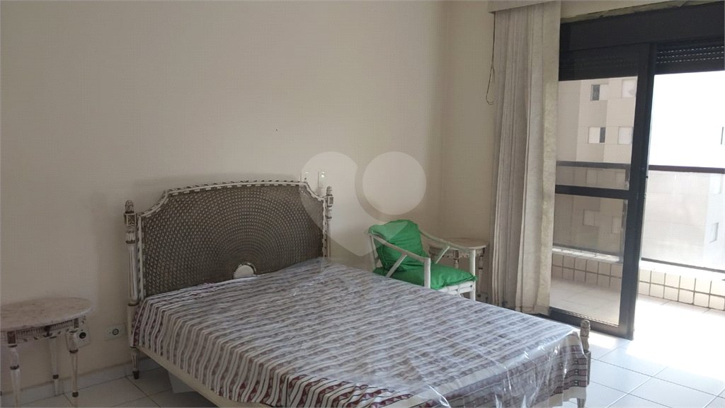 Apartamento à venda com 4 quartos, sendo 2 suítes, em Tombo, Guarujá, SP