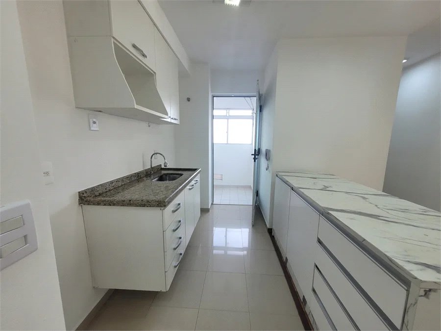 Apartamento à venda com 2 quartos em Vila Anastácio, São Paulo, SP