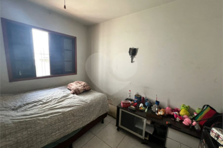 Casa à venda com 3 quartos, sendo 1 suíte,  em Jardim Franca, São Paulo, SP