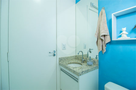 Casa à venda com 2 suítes no condomínio Residencial Living Sabara, São Paulo - SP