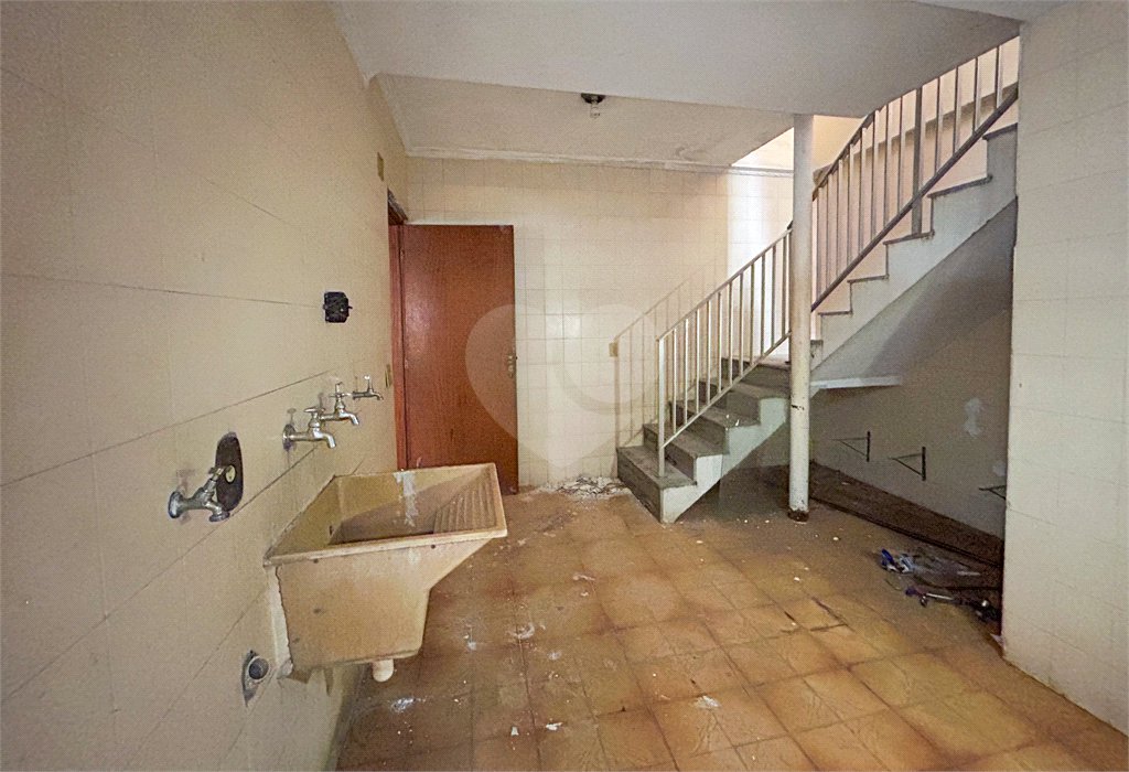 Sobrado à venda com 4 quartos, sendo 3 suítes, em Vila Libanesa, São Paulo, SP