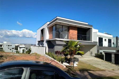 Casa à venda com 3 quartos, sendo 1 suíte, no condomínio Bella Città - Fazenda Rodeio, Mogi das Cruzes - SP