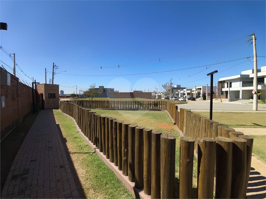 Casa à venda com 3 quartos, sendo 1 suíte, no condomínio Residencial Villagio Wanel, Sorocaba - SP