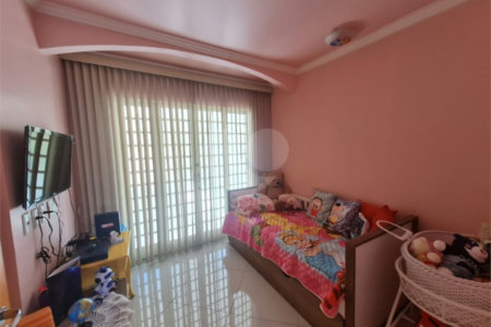 Casa à venda com 4 quartos, sendo 1 suíte, em Campo Grande, Rio de Janeiro, RJ