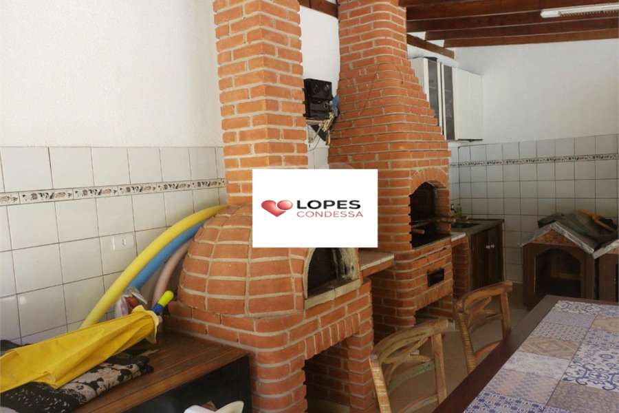 Casa à venda com 4 quartos, sendo 2 suítes, no condomínio Alpes da Cantareira, Mairiporã - SP