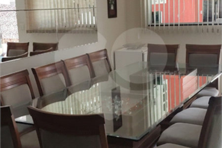 Casa à venda com 3 quartos, sendo 2 suítes,  no condomínio Parque das Figueiras, Mogi das Cruzes - SP