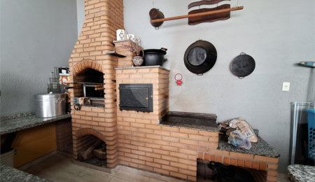Casa à venda com 4 quartos, sendo 1 suíte, em João Xxiii, Vinhedo, SP